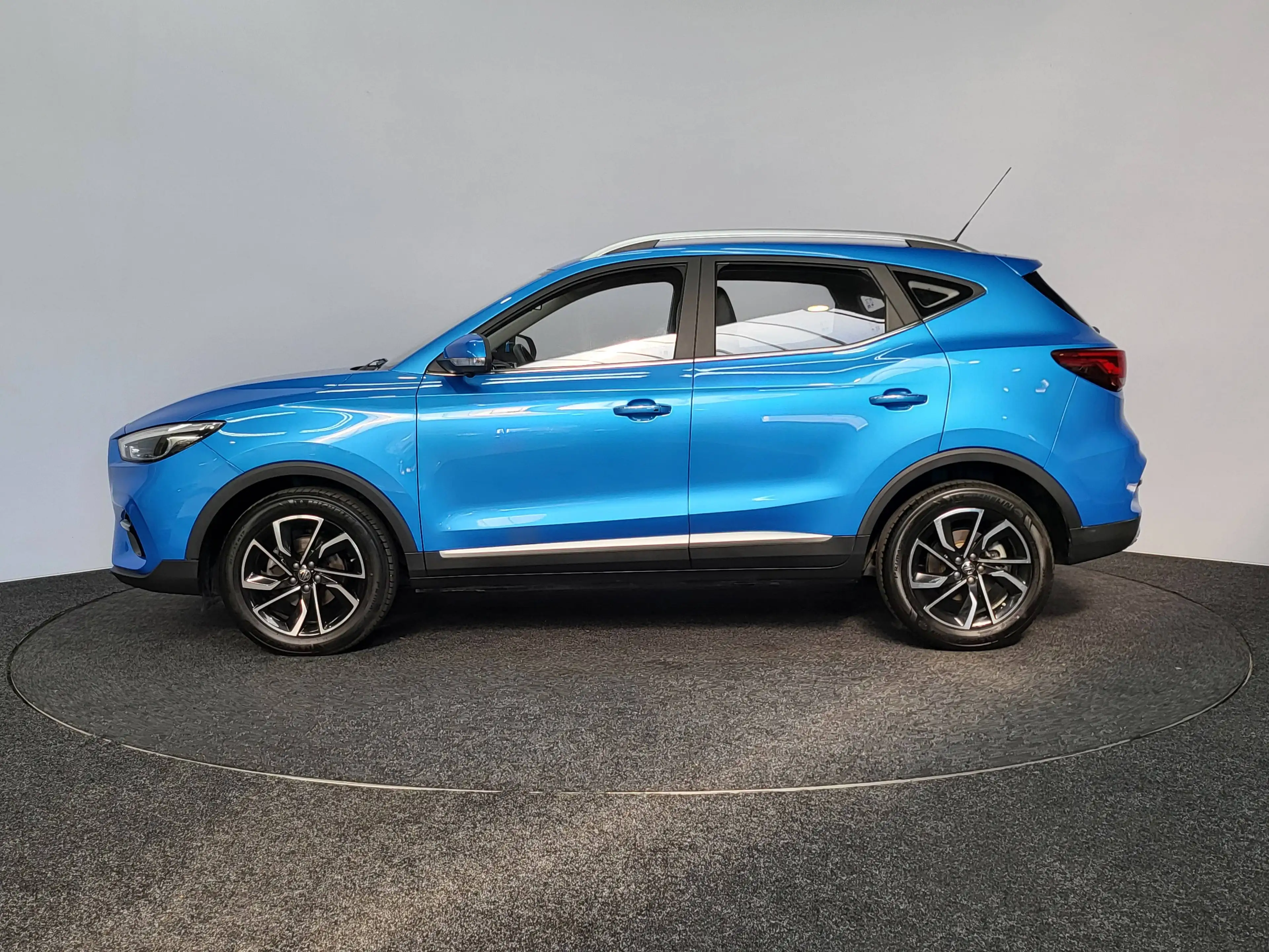 MG ZS 1.0 T-GDi Luxury | 2024 | Automaat | 28.544 km | Cam.360 | Led | Navi | CarPlay | DAB | Cruise | Leder | SuperDeal — photo 3