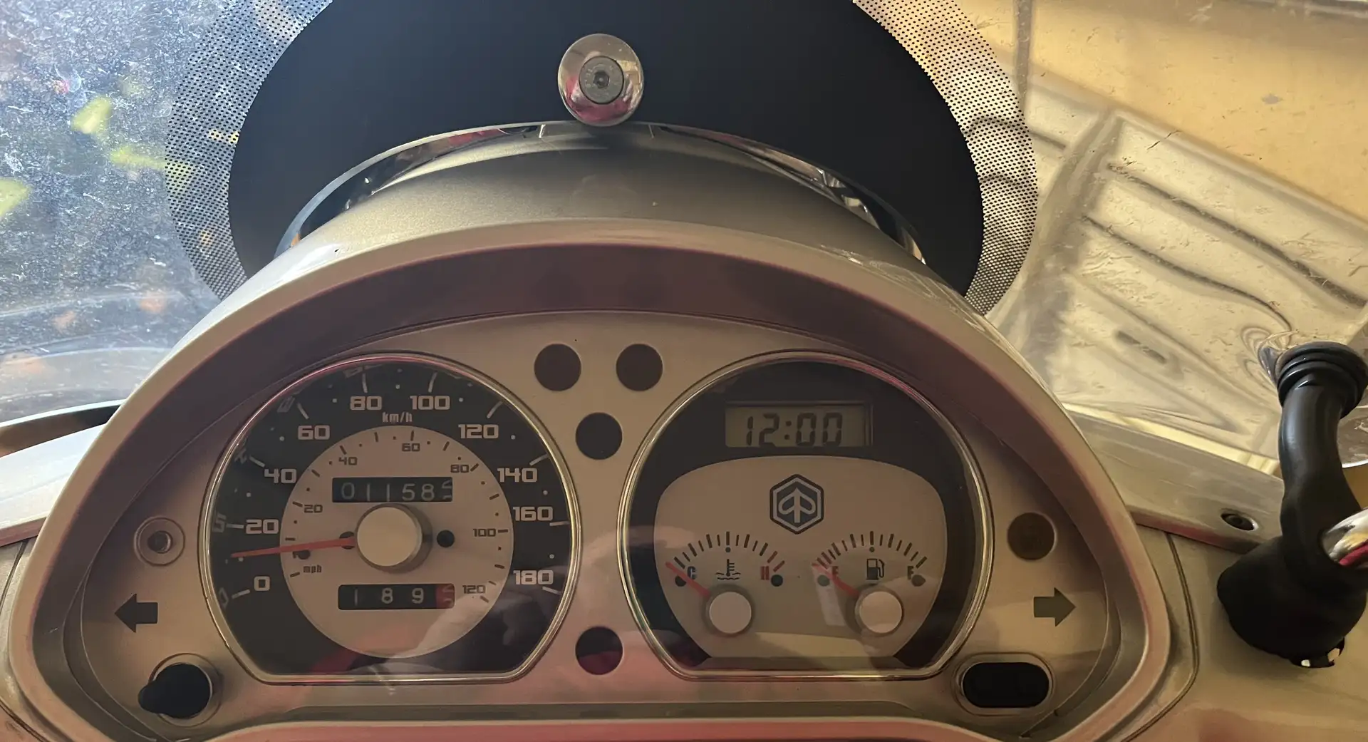 Piaggio Beverly 250 Tourer Silber - 2