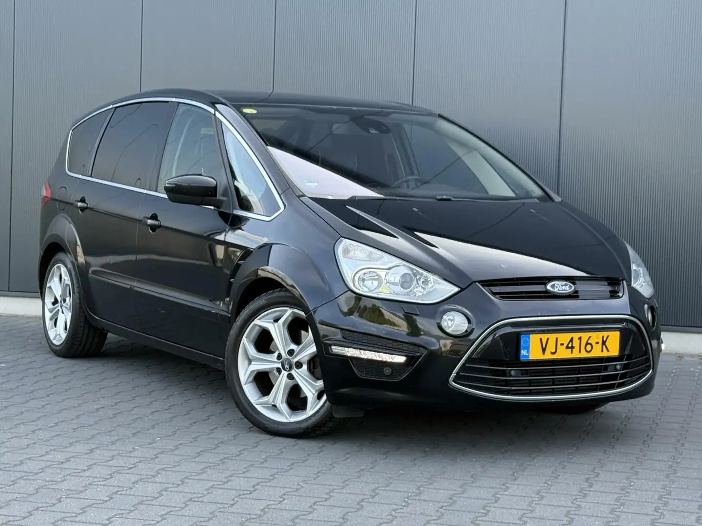 Ford S-Max 2.2 TDCI Individual Grijs Kenteken - Leder - Pano Zwart - 2