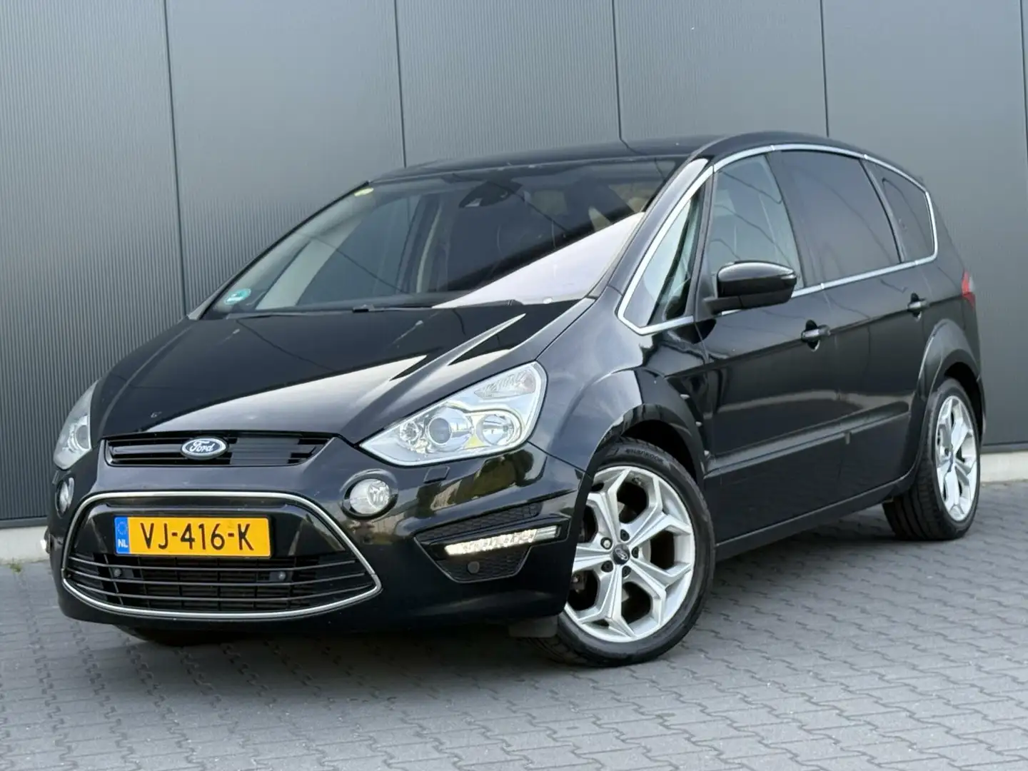 Ford S-Max 2.2 TDCI Individual Grijs Kenteken - Leder - Pano Zwart - 1