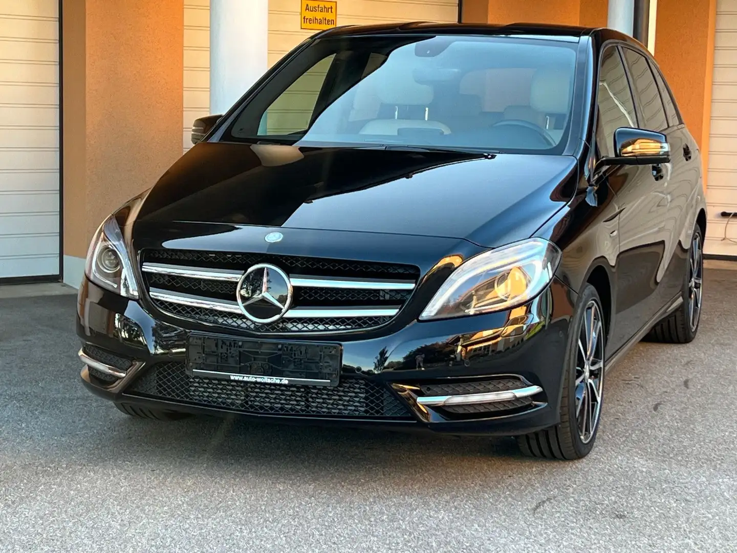 Mercedes-Benz B 200 SPORTPAKET |NIGHT|Xenon|Navi|AHK Noir - 2