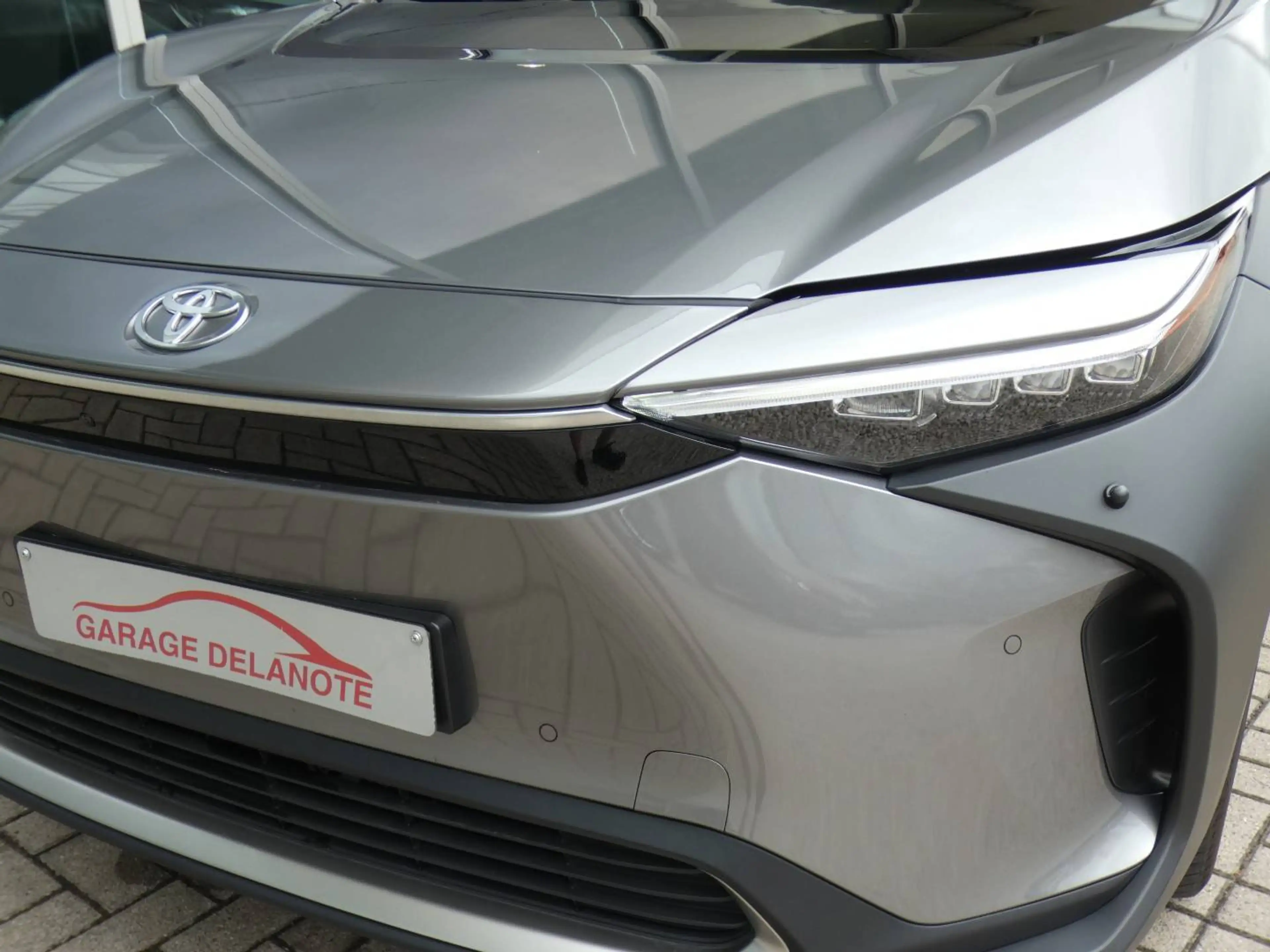 Toyota bZ4X |SOH 98,2%| AWD PREMIUM +Trekhaak +Pano dak +LEDER +JBL +360°Camera +Zetelventilatie +Zetelverwarming — photo 5