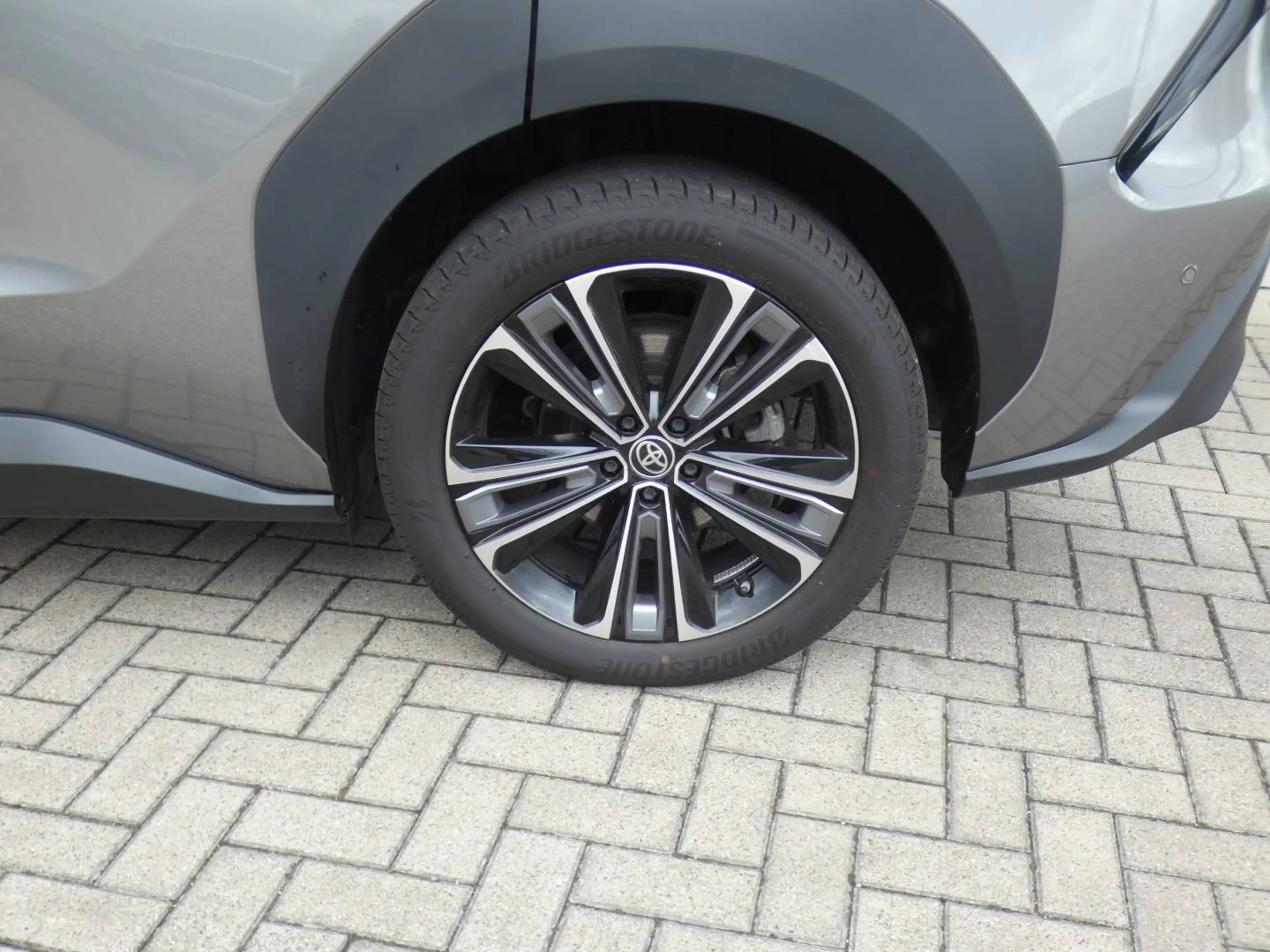Toyota bZ4X |SOH 98,2%| AWD PREMIUM +Trekhaak +Pano dak +LEDER +JBL +360°Camera +Zetelventilatie +Zetelverwarming — photo 6