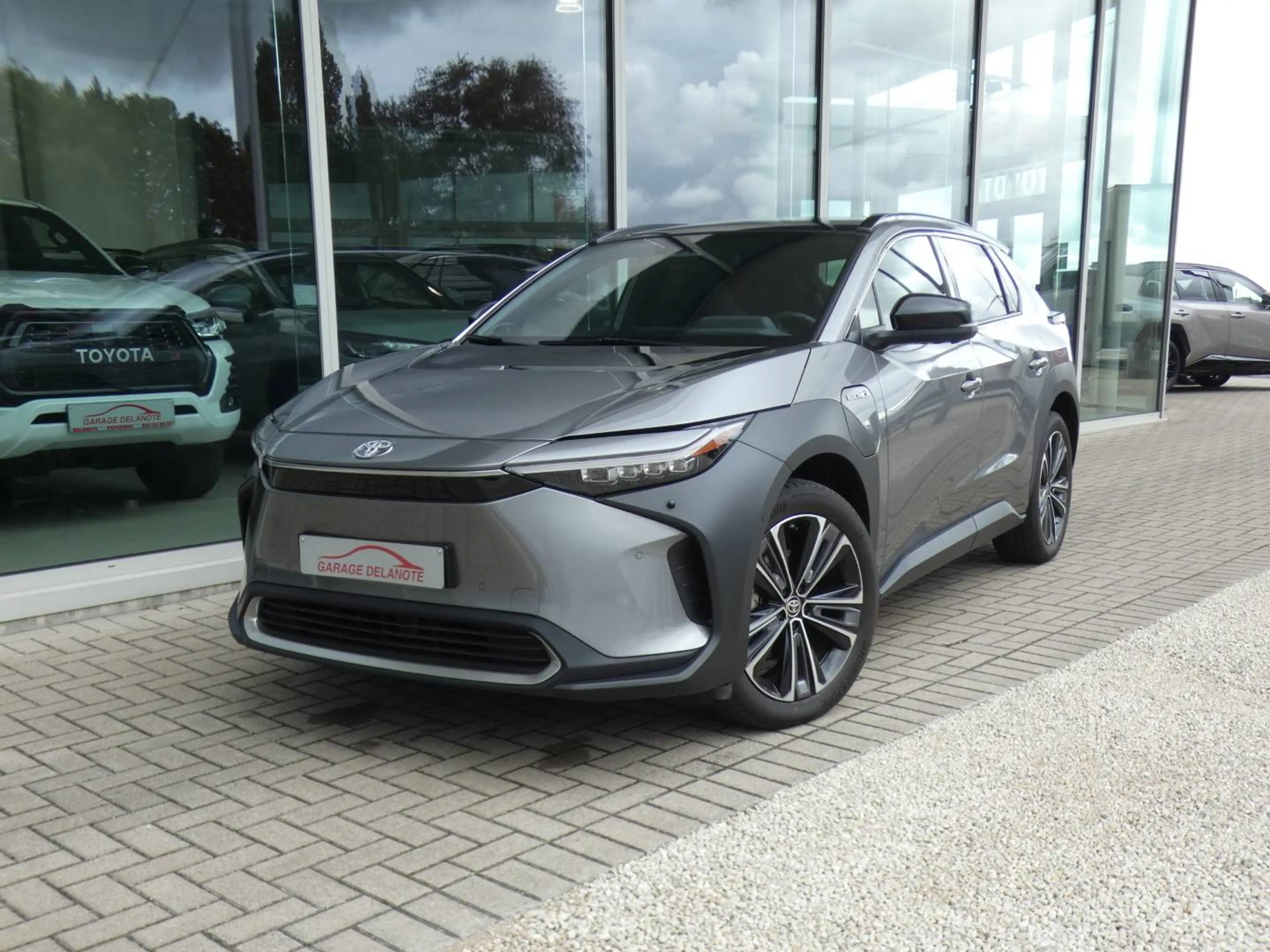 Toyota bZ4X |SOH 98,2%| AWD PREMIUM +Trekhaak +Pano dak +LEDER +JBL +360°Camera +Zetelventilatie +Zetelverwarming