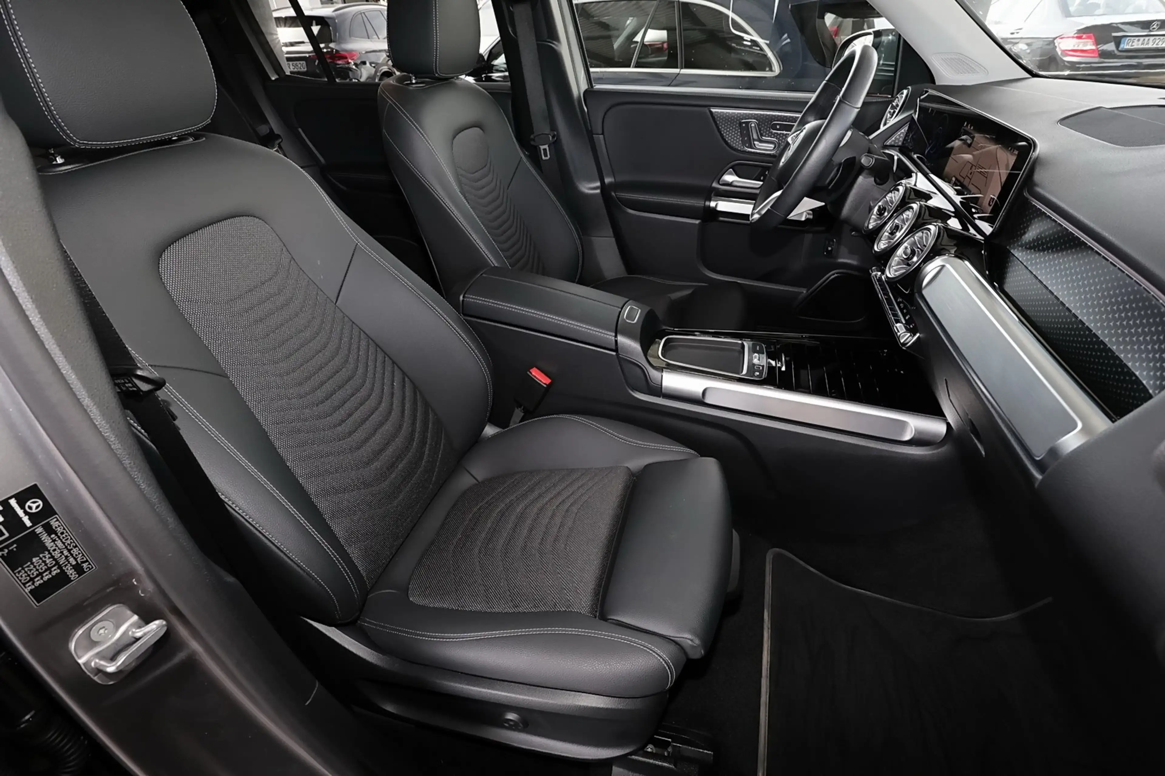 Mercedes-Benz EQB 250 + PANO+FAHRASS PAKET+360°+MEMORY+AdvPLUS — photo 8