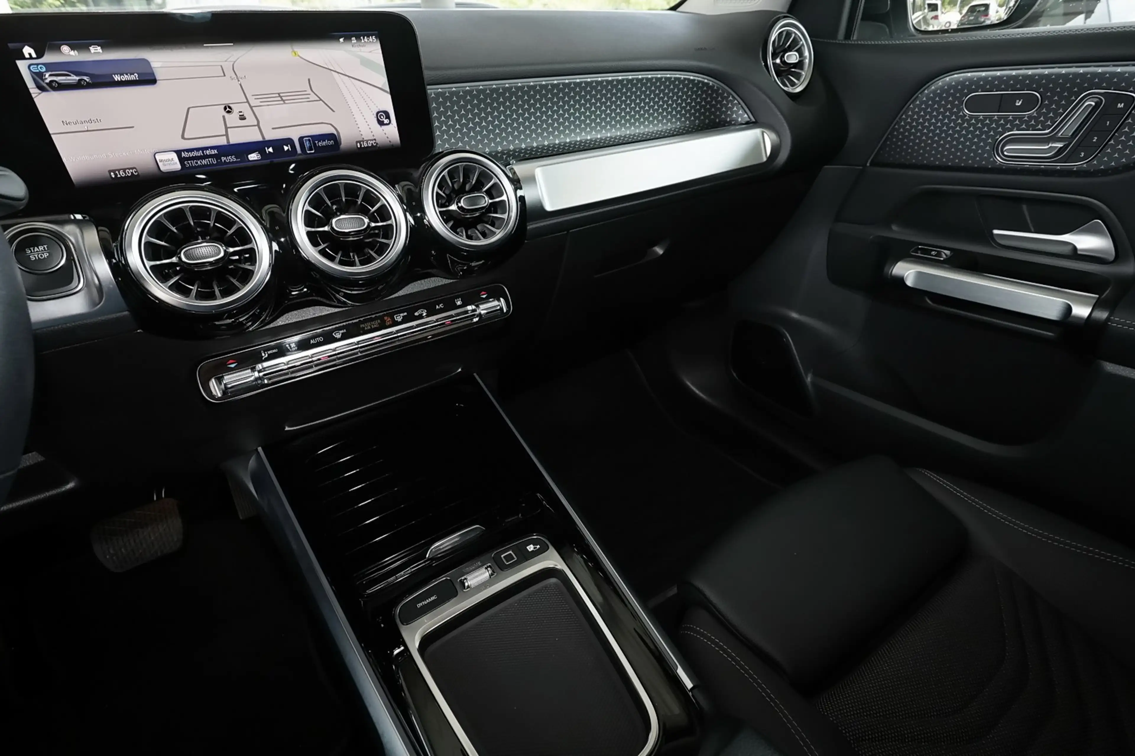 Mercedes-Benz EQB 250 + PANO+FAHRASS PAKET+360°+MEMORY+AdvPLUS — photo 14