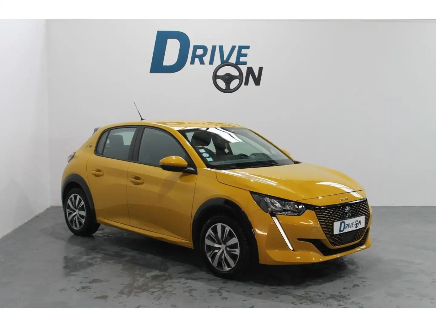 Peugeot 208 e - 136 - 2020 - Active - Suivi Complet - Sort de Revision Jaune - 1