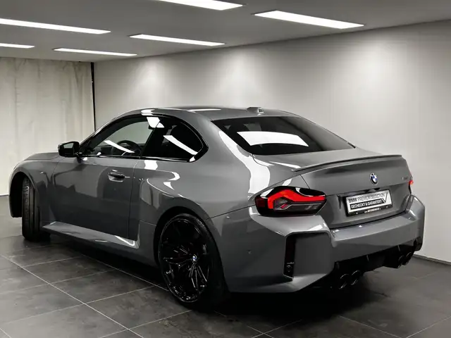 BMW M2 view 3
