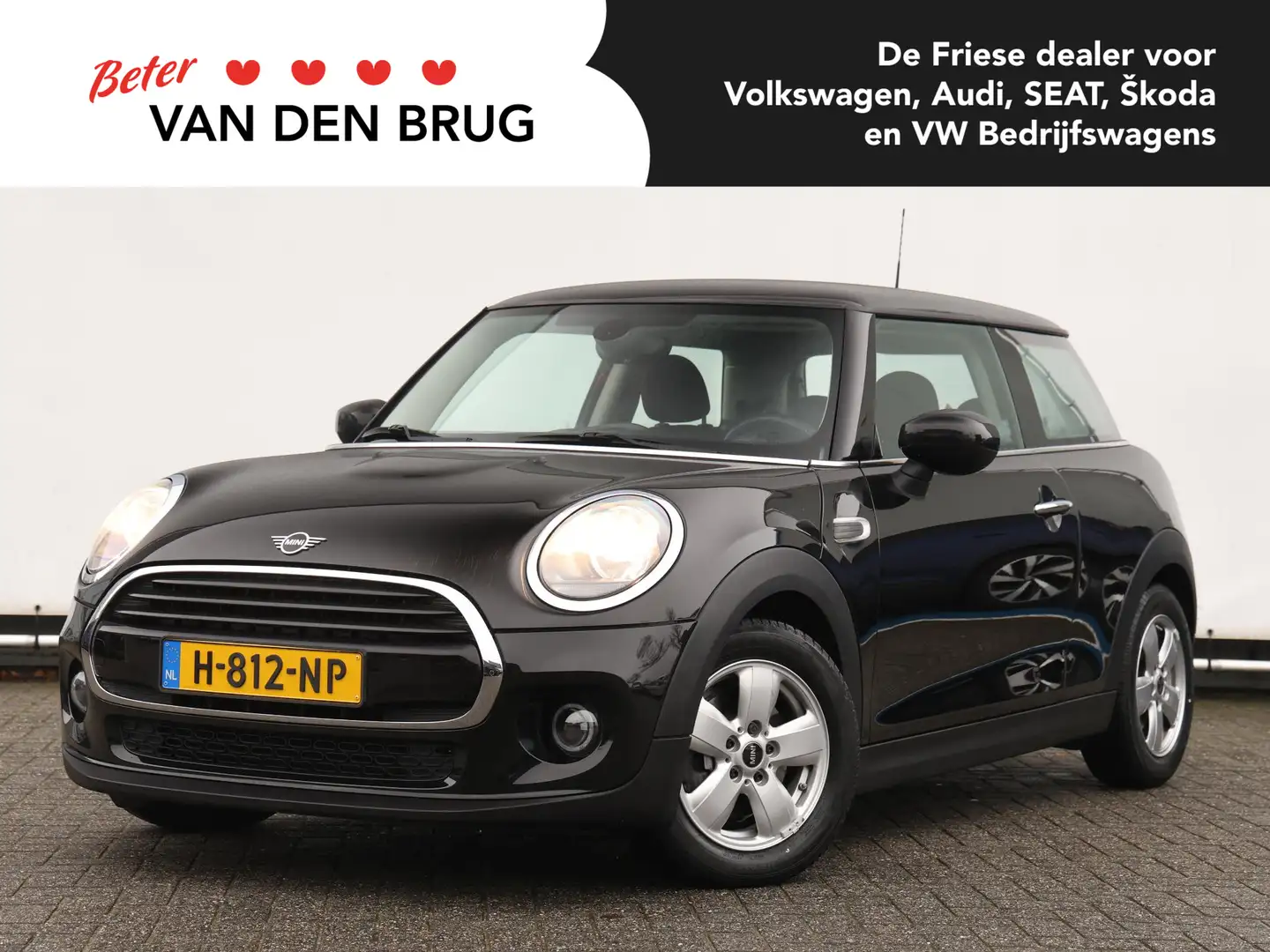 MINI Cooper Mini 1.5 136 pk | Airco | Navigatie | App-connect Zwart - 1