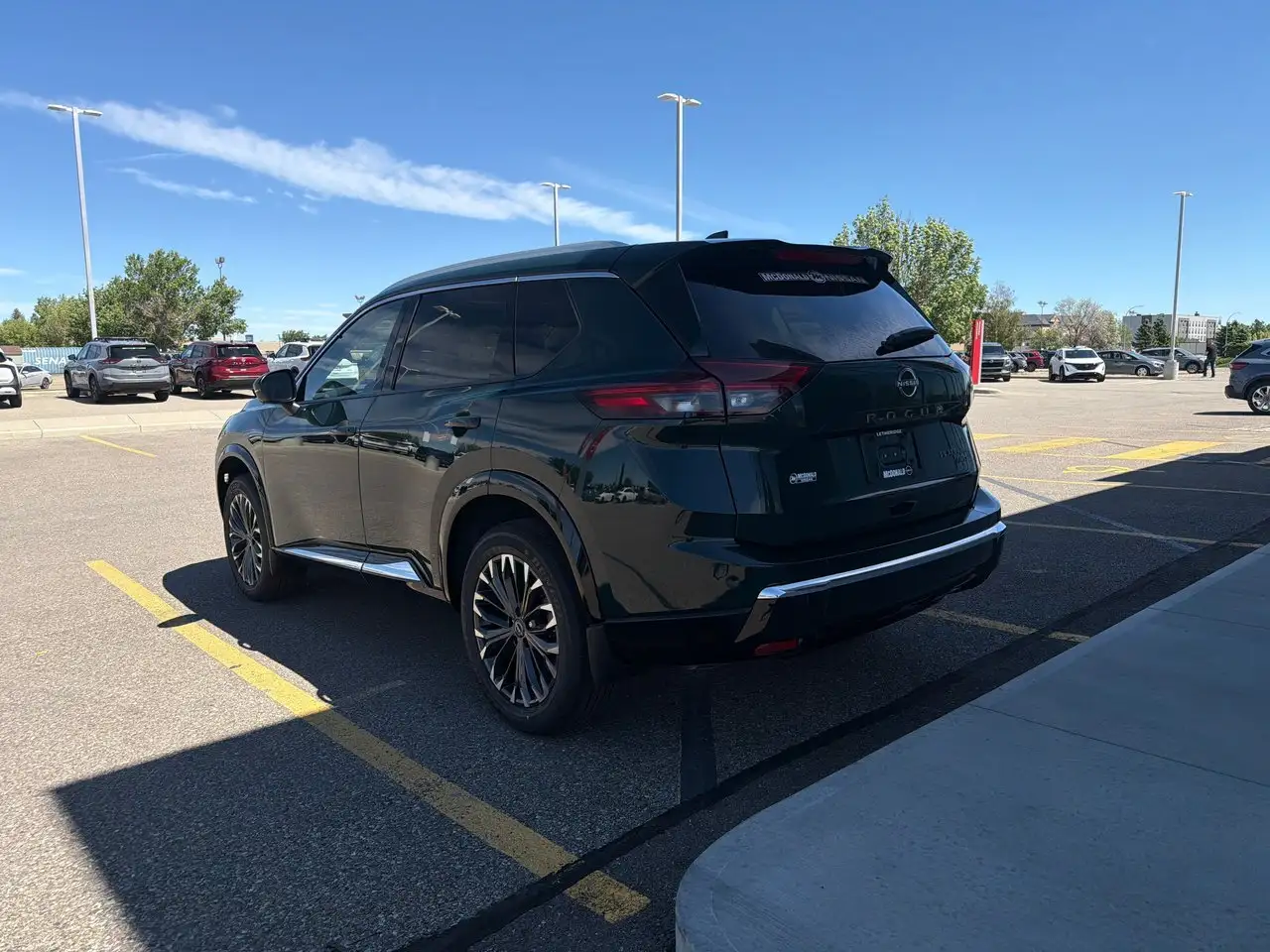 Nissan Rogue снимка Nissan Rogue