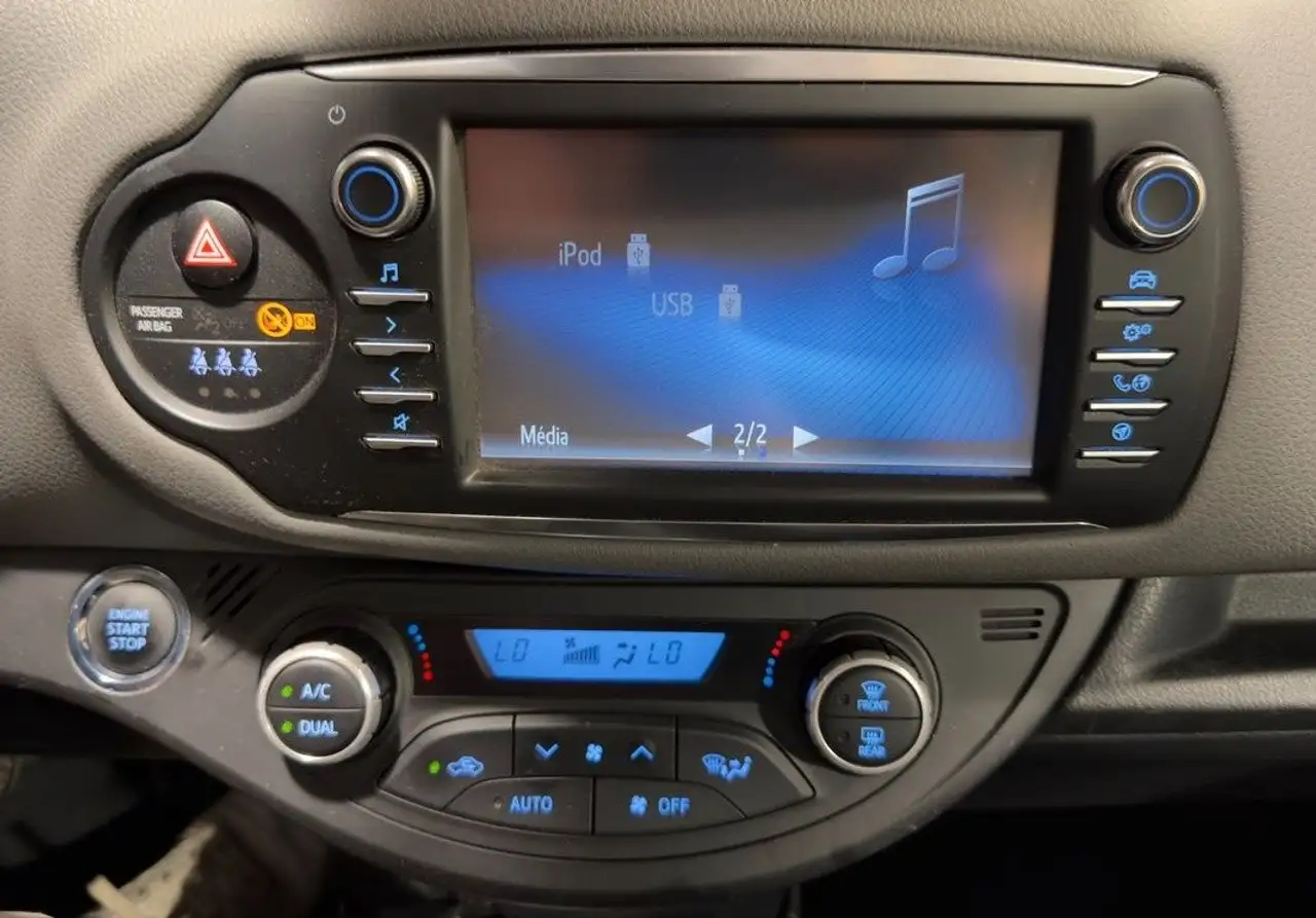 Toyota Yaris Yaris — photo 9