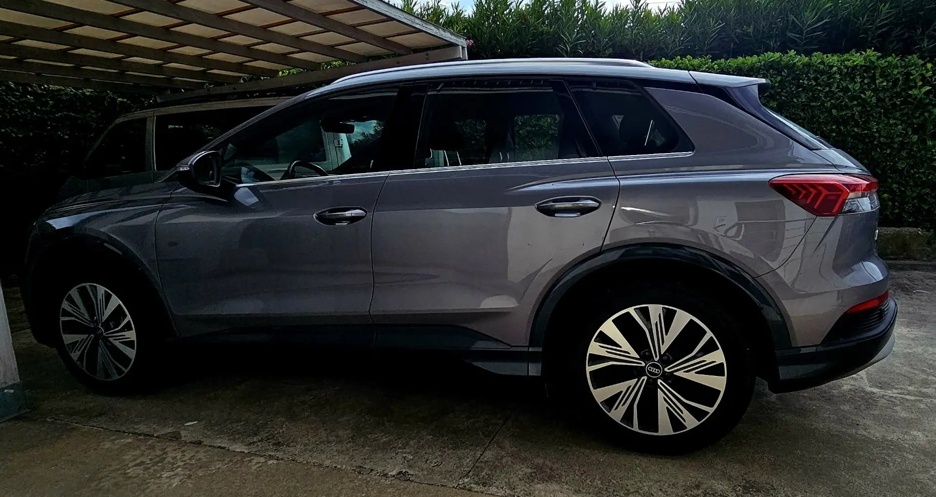 Audi Q4 e-tron 40 Business Advanced - 2
