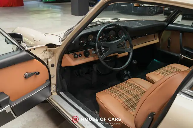 Porsche 911 view 14