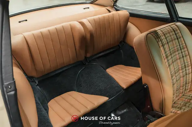 Porsche 911 view 18