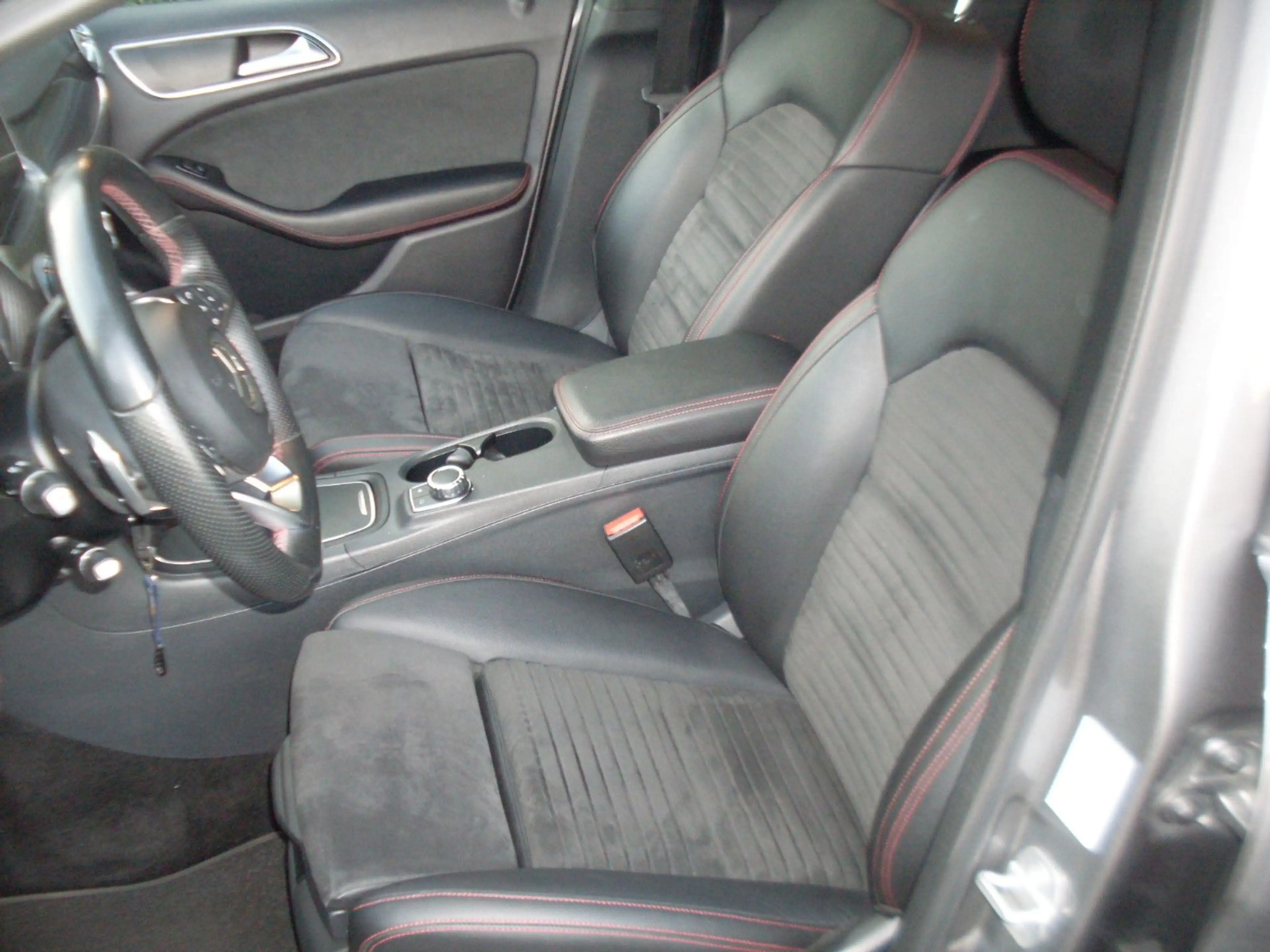 Mercedes-Benz B 220 CDI / d 4Matic/AMG Line — photo 11
