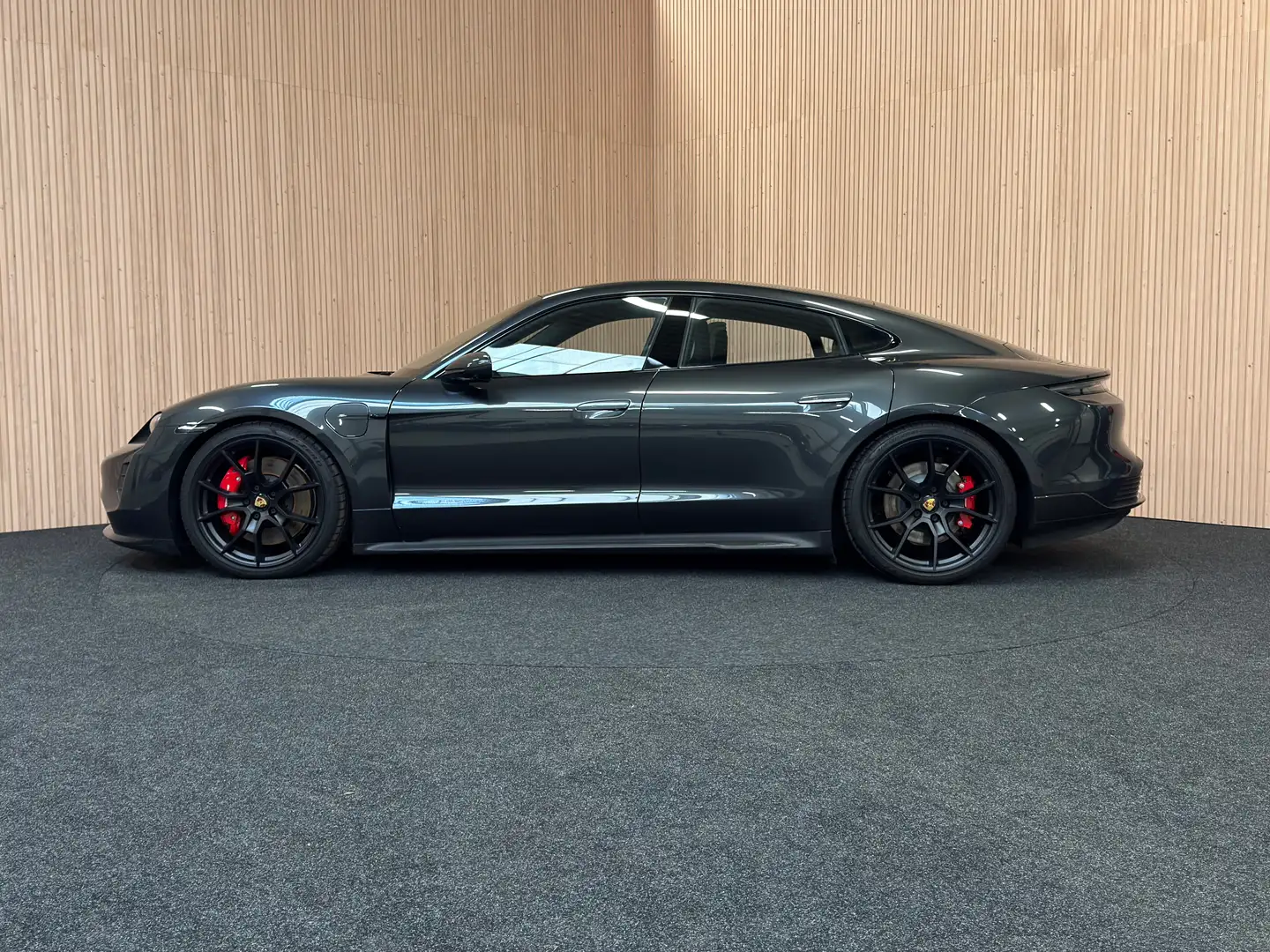 Porsche Taycan Taycan GTS|Carbon design pakket|Pano|ACC|Bose|HUD Grau - 2