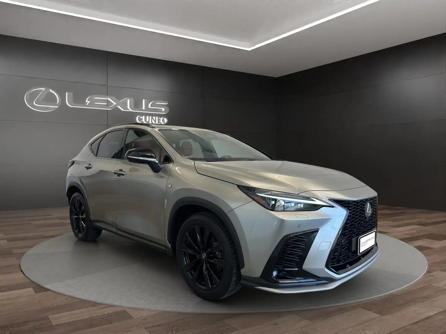 Lexus NX 450h+ NX 450h+ 2.5 phev F-Sport 4wd 309cv e-cvt Silber - 2