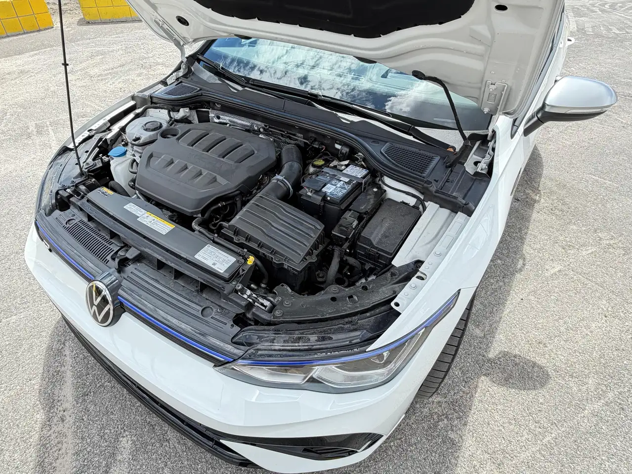 Volkswagen Golf R снимка Volkswagen Golf R
