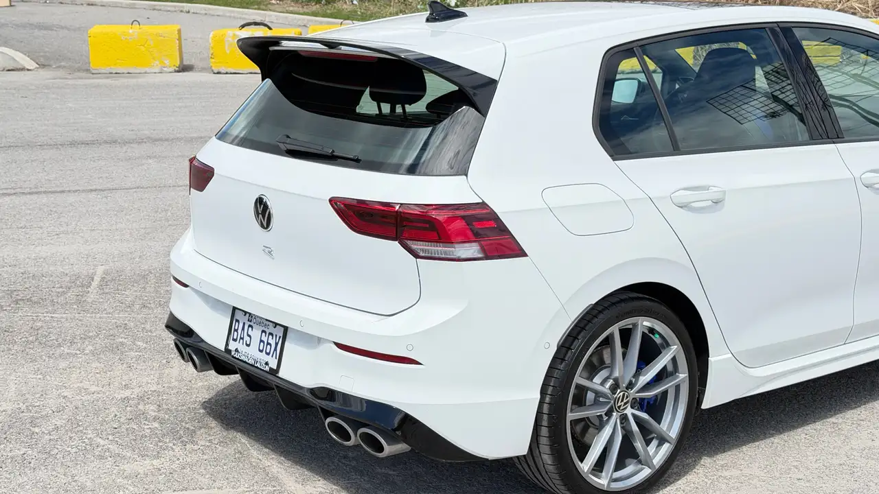 Volkswagen Golf R снимка Volkswagen Golf R