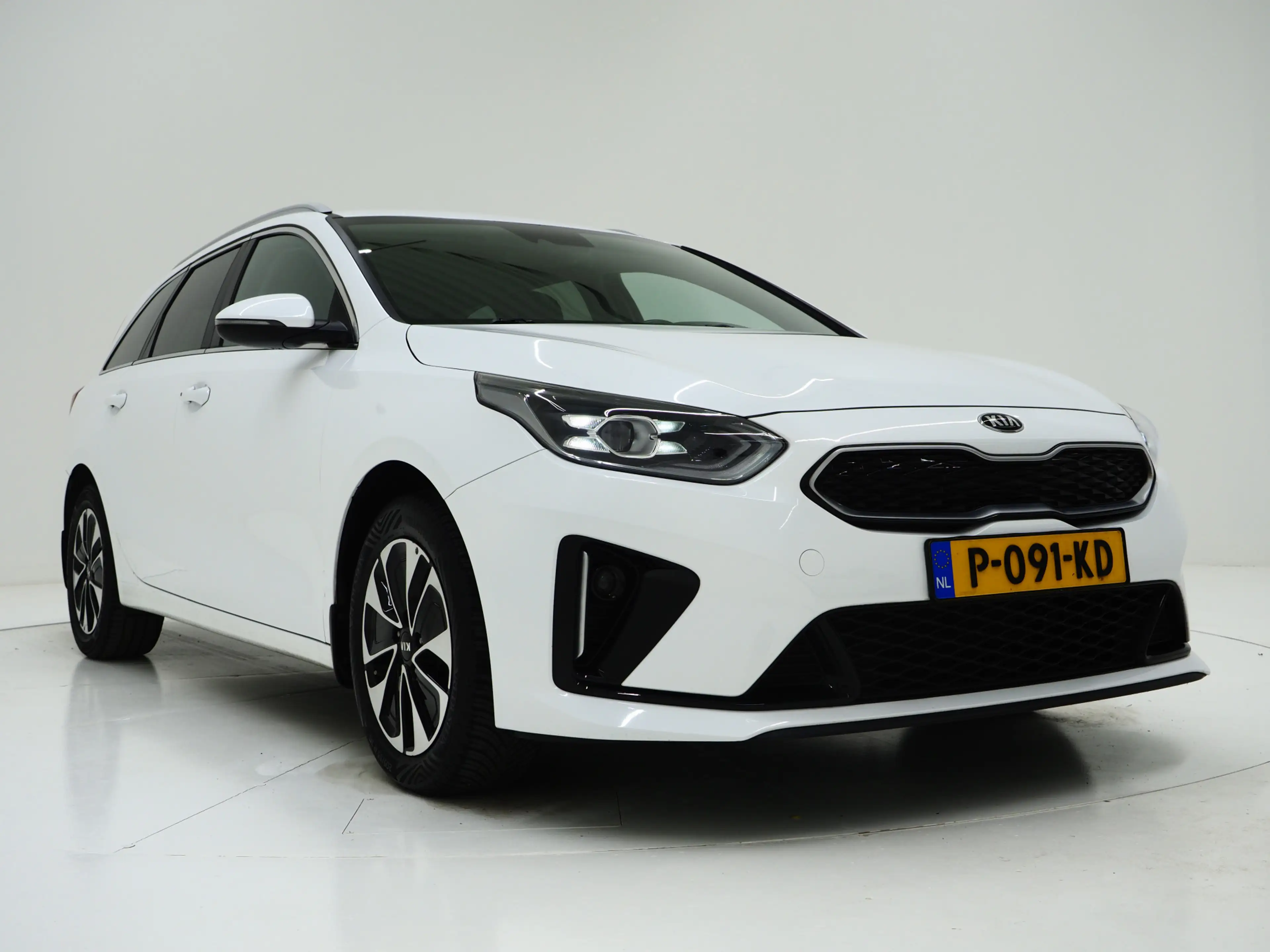 Kia Ceed SW / cee'd SW Sportswagon 1.6 GDI PHEV DynamicLine | Camera | Ke — photo 12