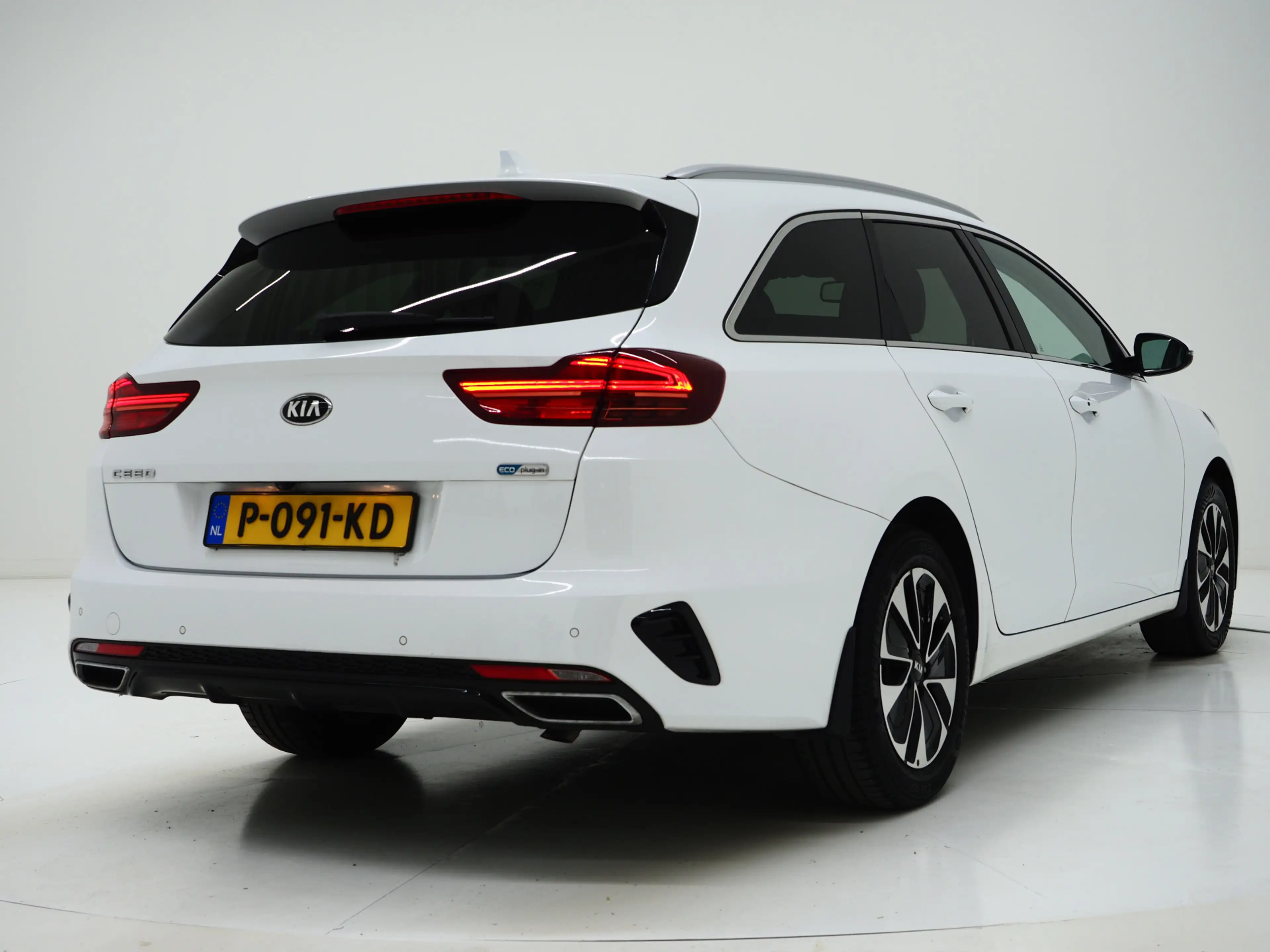 Kia Ceed SW / cee'd SW Sportswagon 1.6 GDI PHEV DynamicLine | Camera | Ke — photo 10