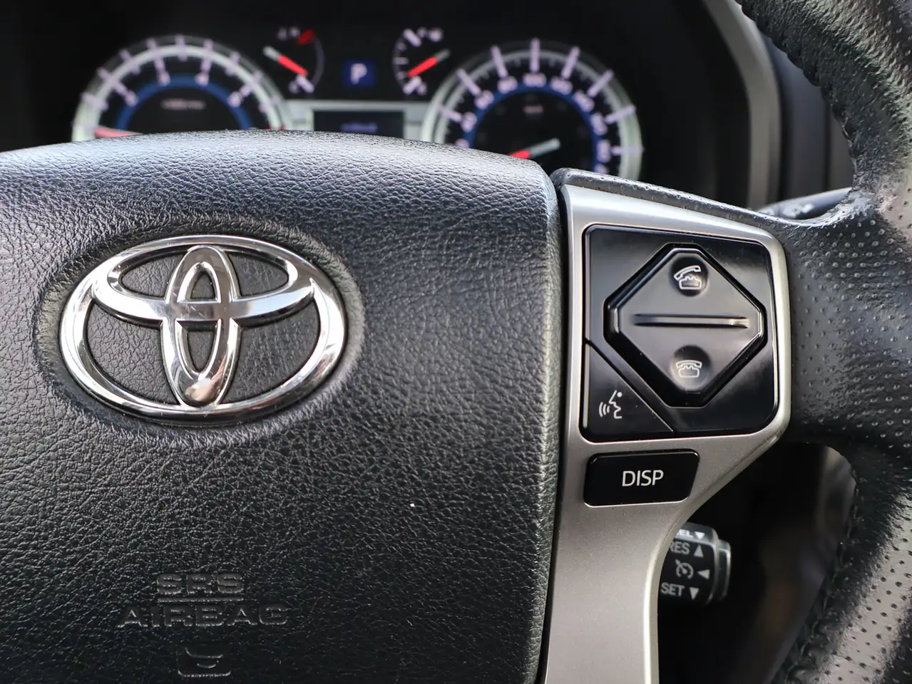 Toyota 4-Runner снимка Toyota 4-Runner