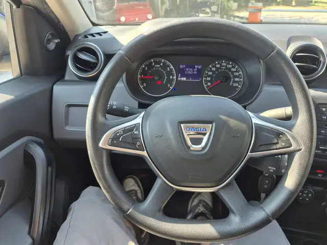 Dacia Duster view 10