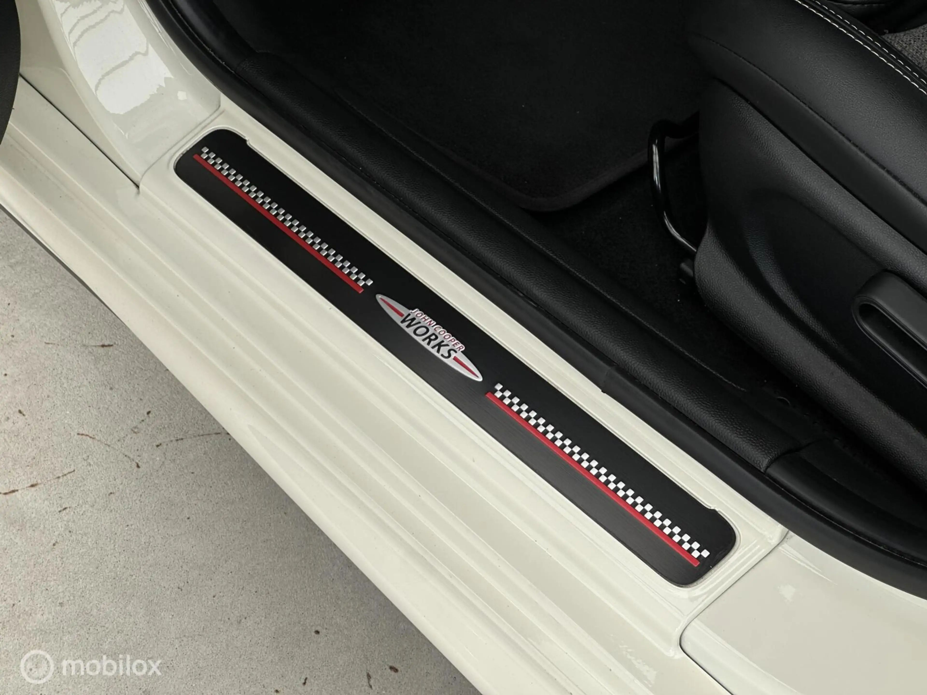 MINI John Cooper Works 5-Deurs 1.5 Cooper — photo 32