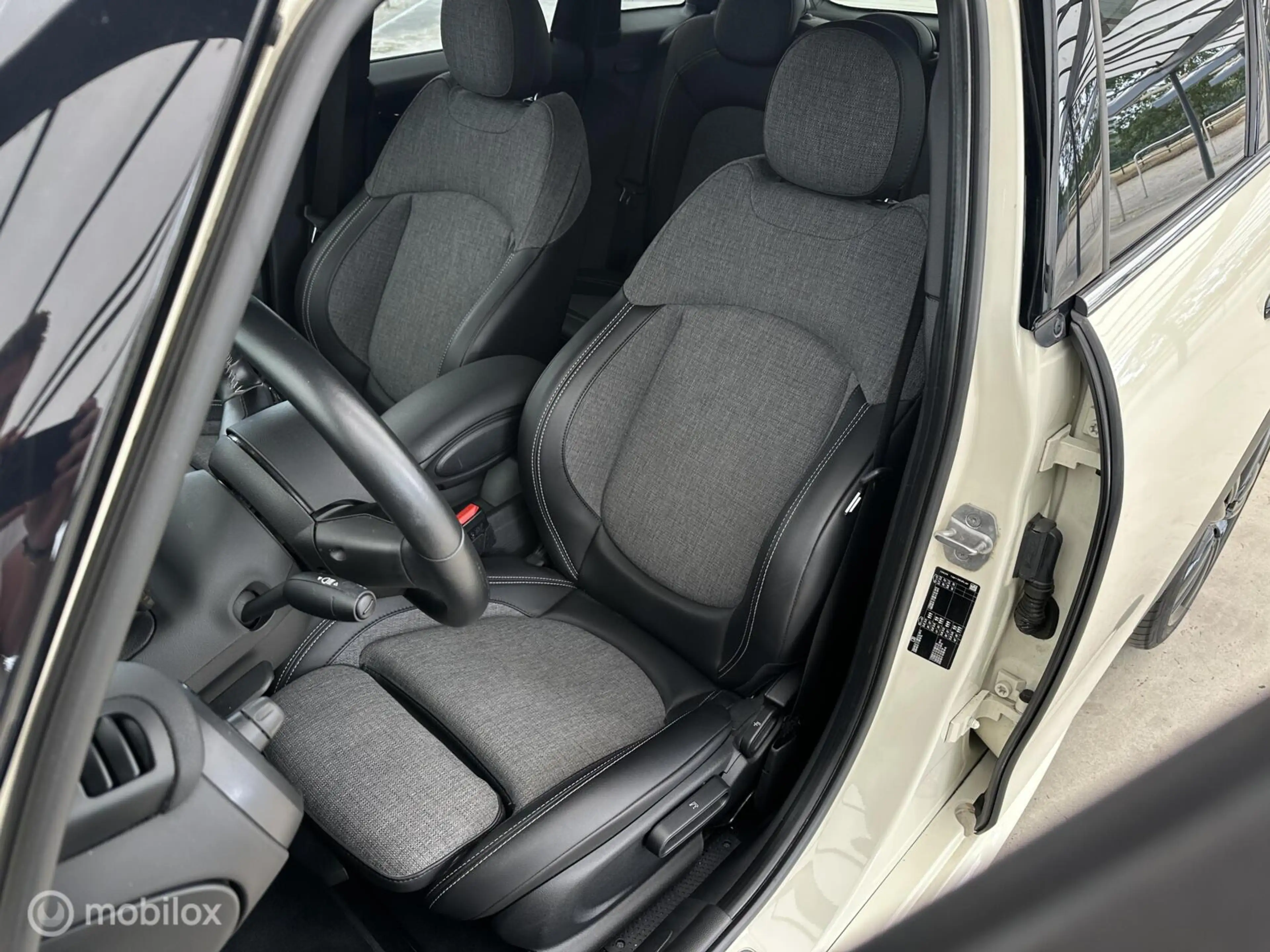 MINI John Cooper Works 5-Deurs 1.5 Cooper — photo 33