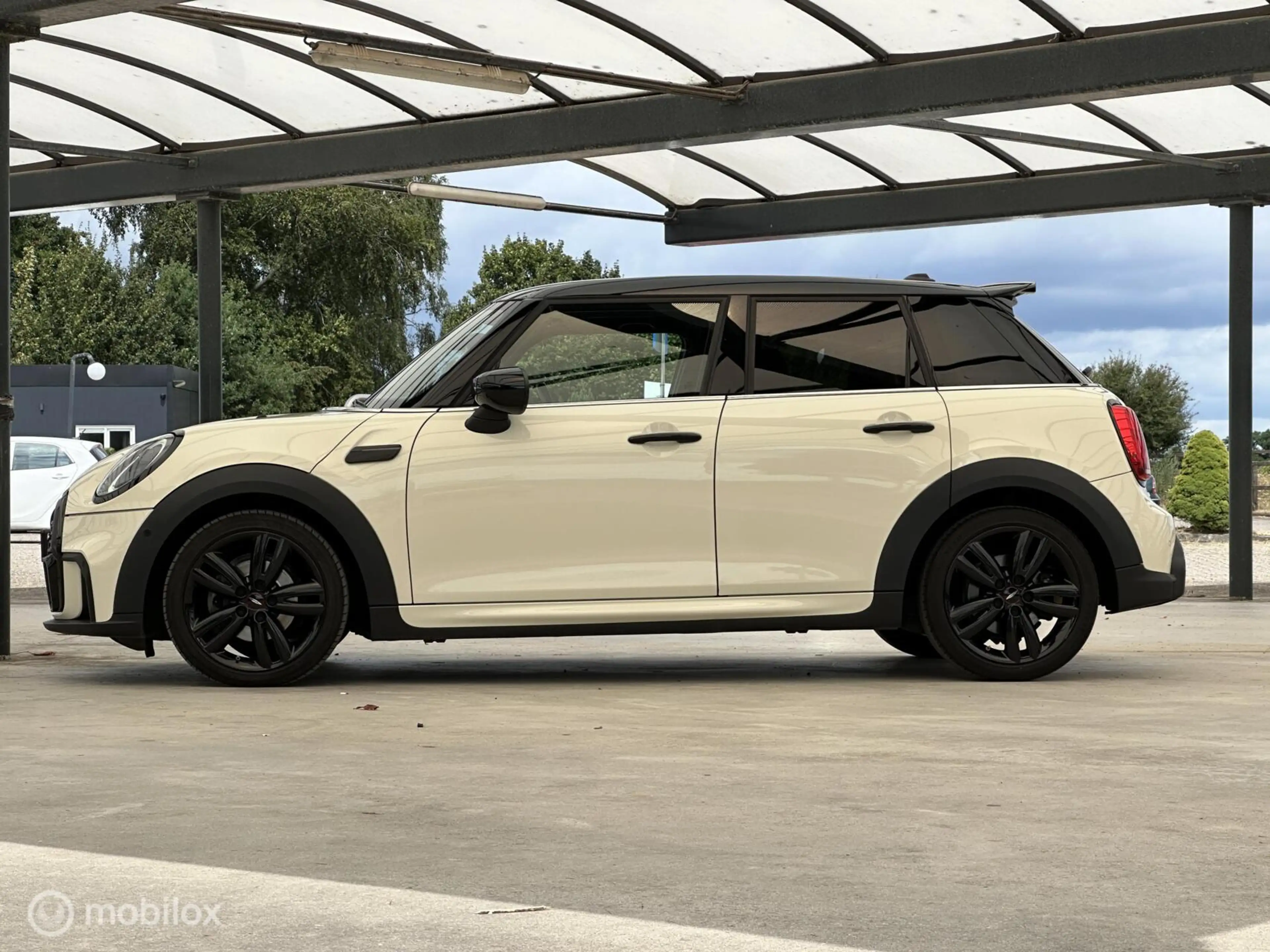 MINI John Cooper Works 5-Deurs 1.5 Cooper — photo 22