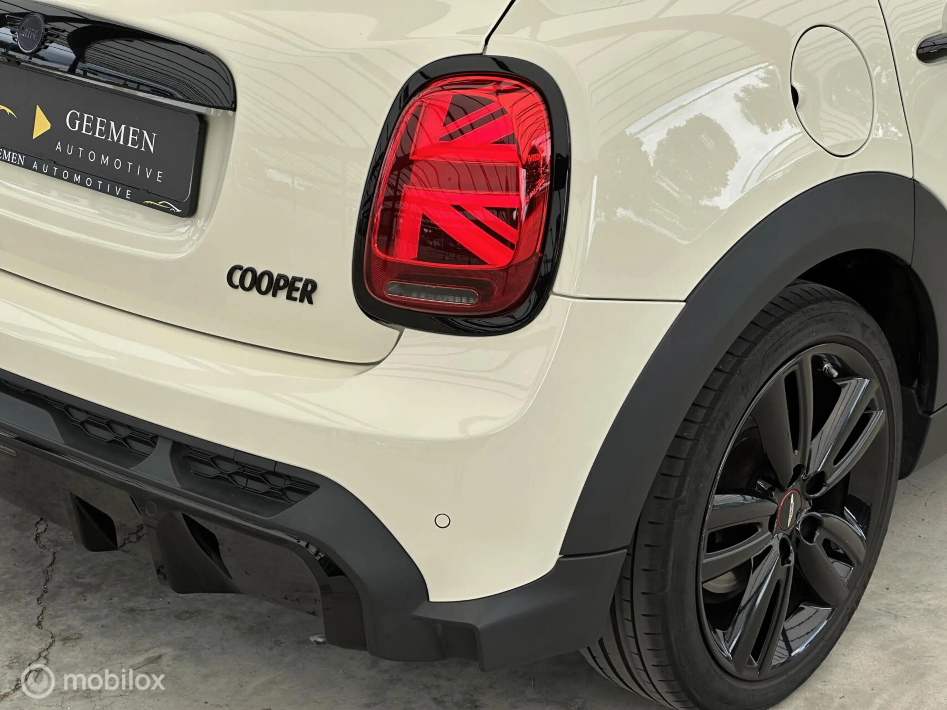 MINI John Cooper Works 5-Deurs 1.5 Cooper — photo 28