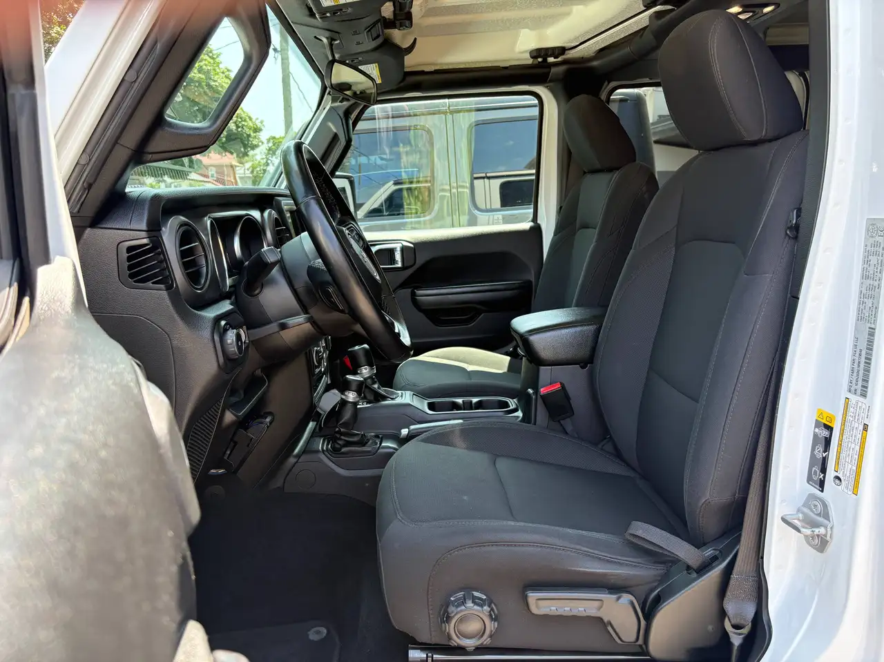 Jeep Wrangler photo Jeep Wrangler