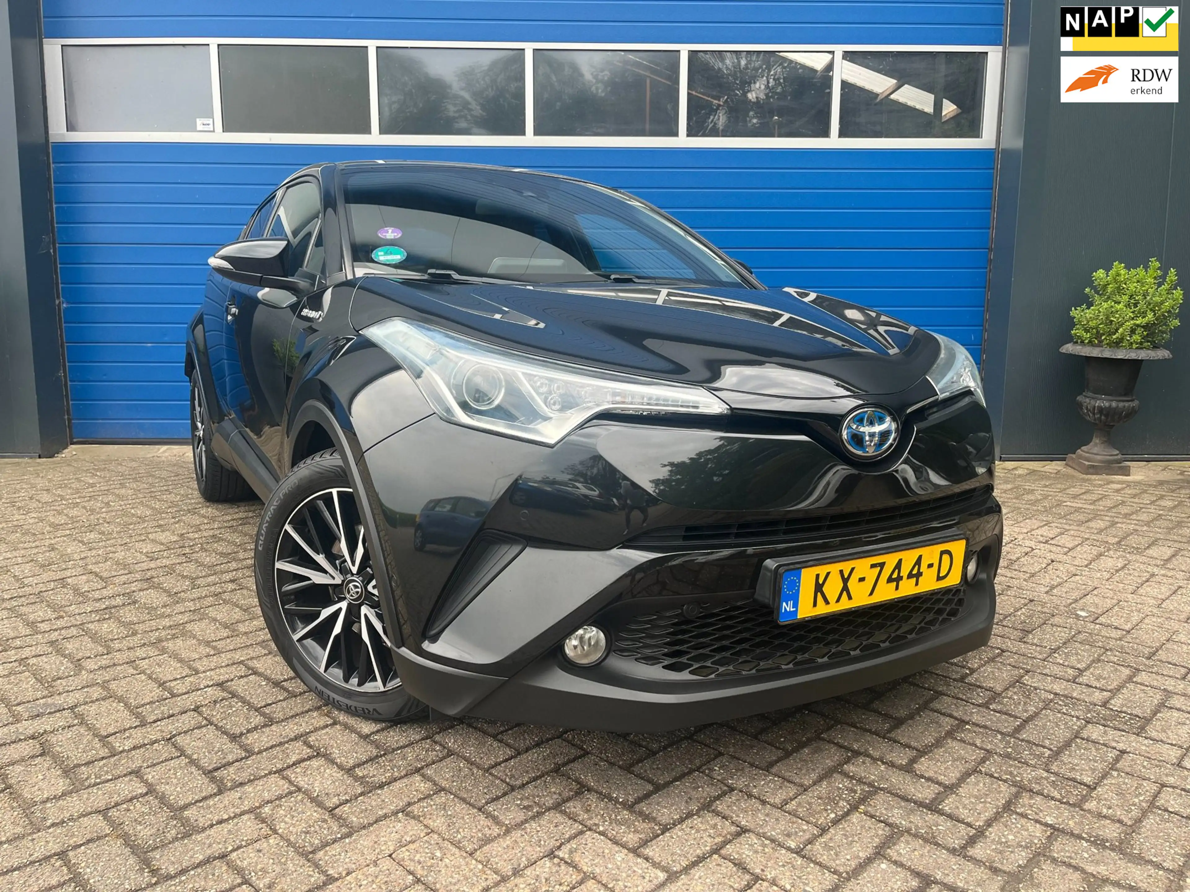 Toyota C-HR 1.8 Hybrid Executive|Navi.