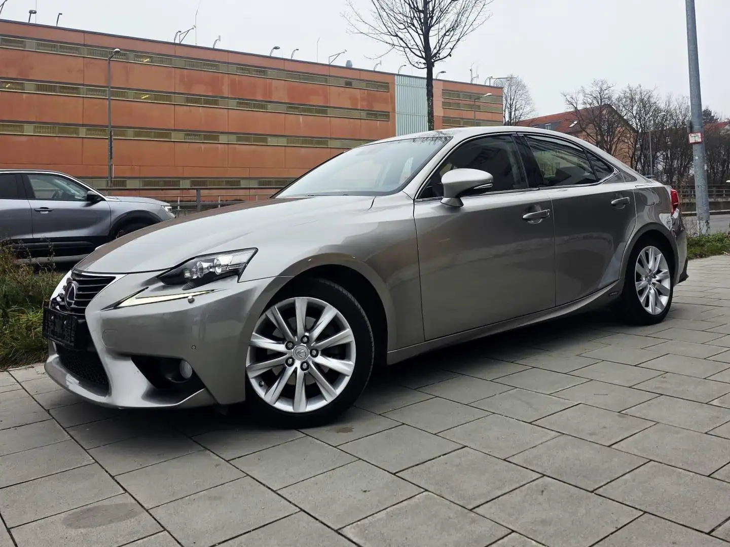Lexus IS 300 IS 300h Executive, TÜV Neu, 1.Hand, Scheckheft Silber - 1
