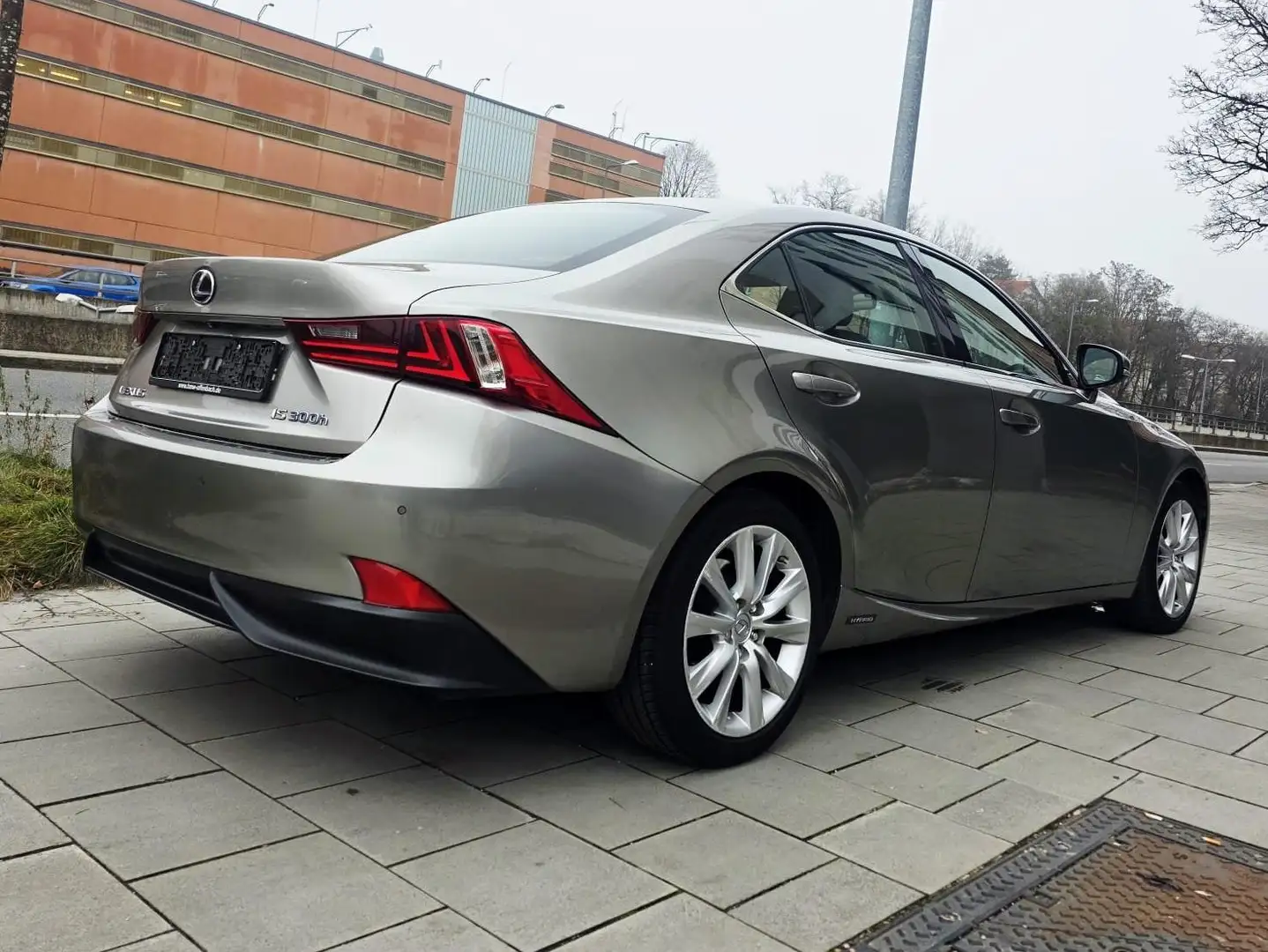 Lexus IS 300 IS 300h Executive, TÜV Neu, 1.Hand, Scheckheft Silber - 2