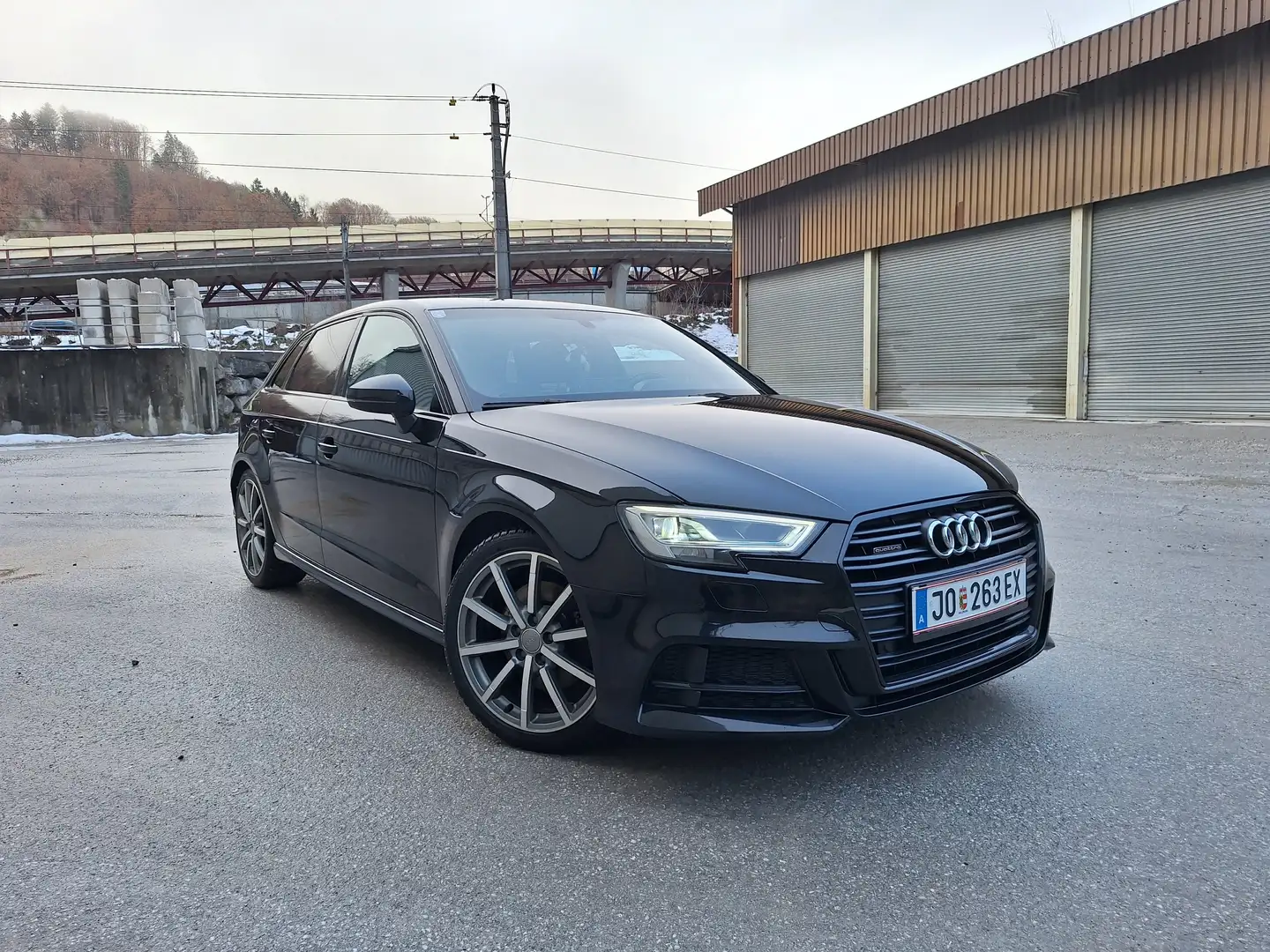 Audi A3 SB 2.0 TDI Sport Quattro  Sportback  S line Schwarz - 2