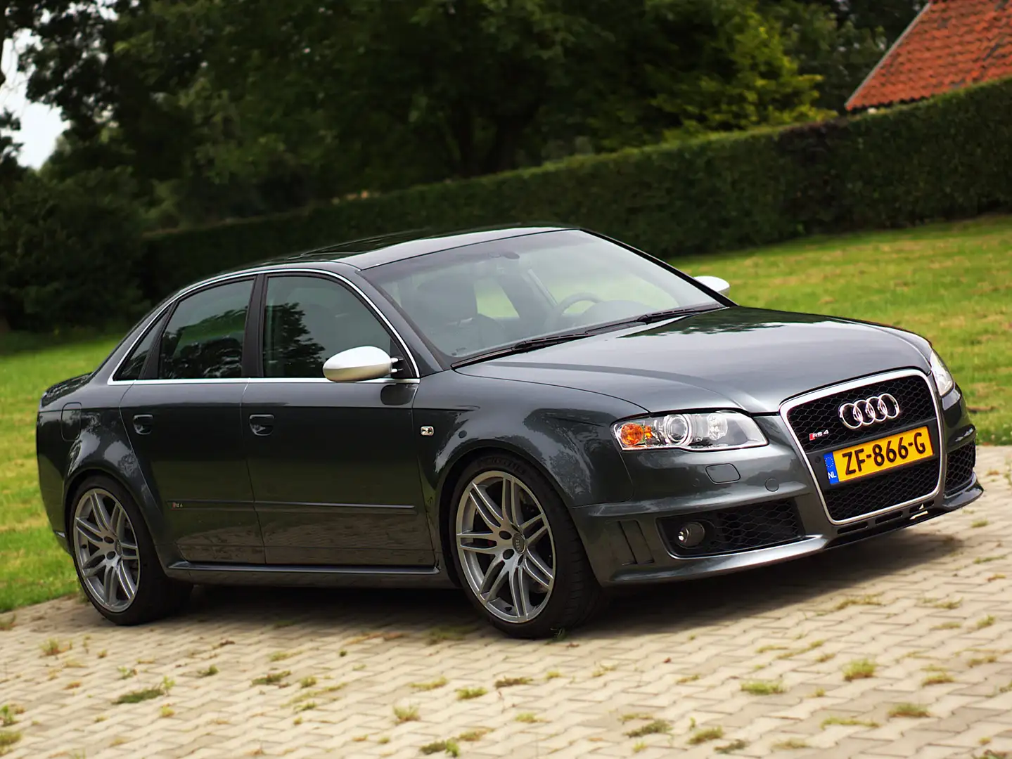 Audi RS4 4.2 V8 Sedan Handgeschakeld Grijs - 1
