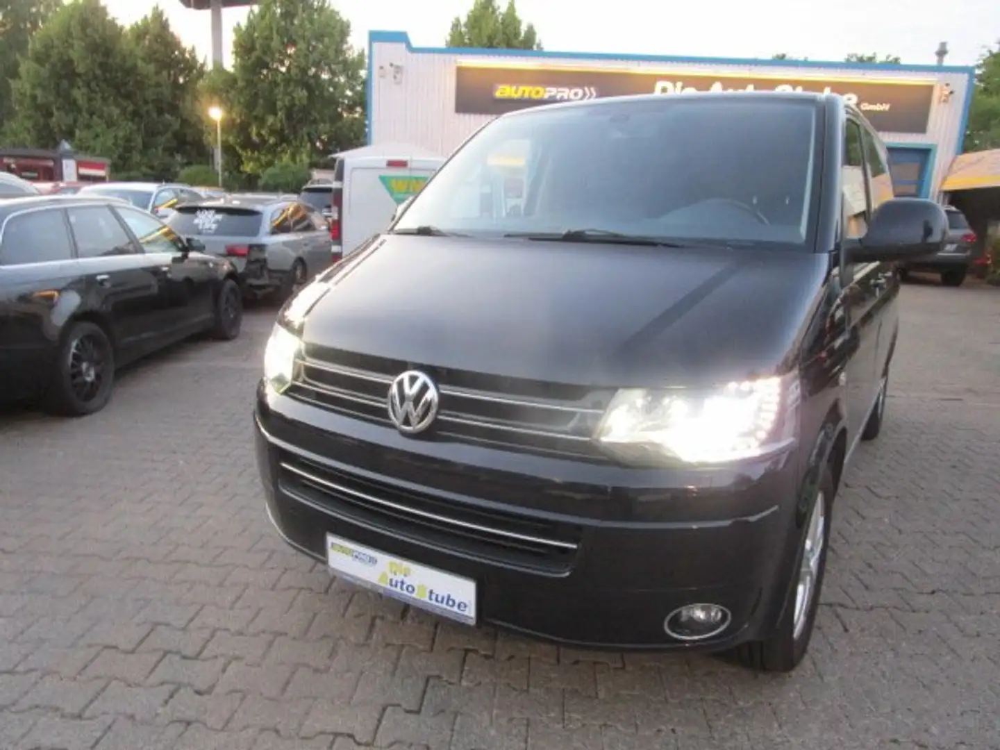 Volkswagen T5 Multivan -Highline 4MOTION-Xenon-NAVI-Leder-KLima-AHK-ALU- Zwart - 1