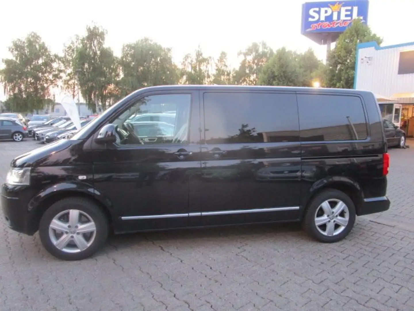 Volkswagen T5 Multivan -Highline 4MOTION-Xenon-NAVI-Leder-KLima-AHK-ALU- Zwart - 2