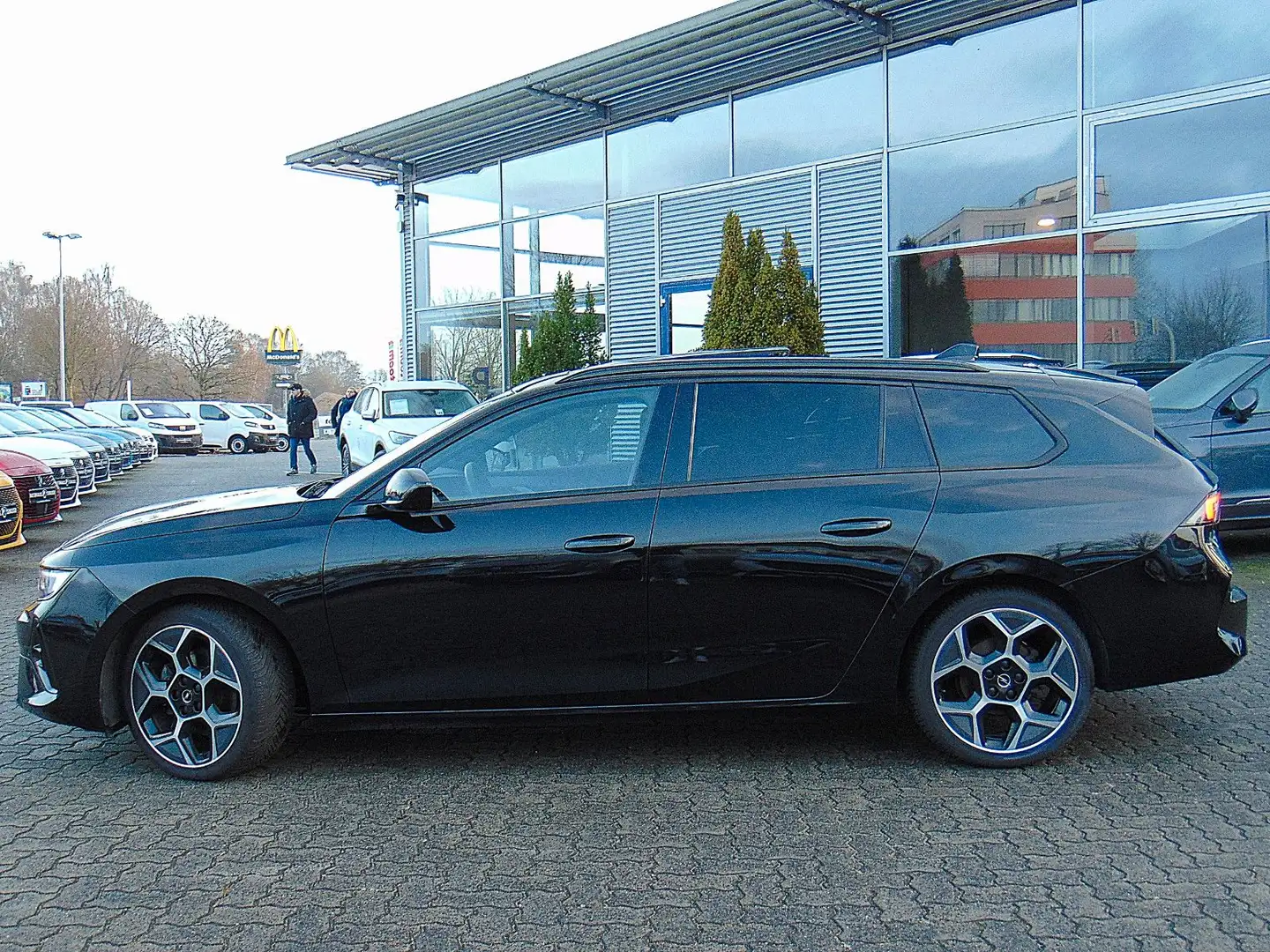 Opel Astra L 1.2 Turbo Sports Tourer AT8 Ultimate Schwarz - 2