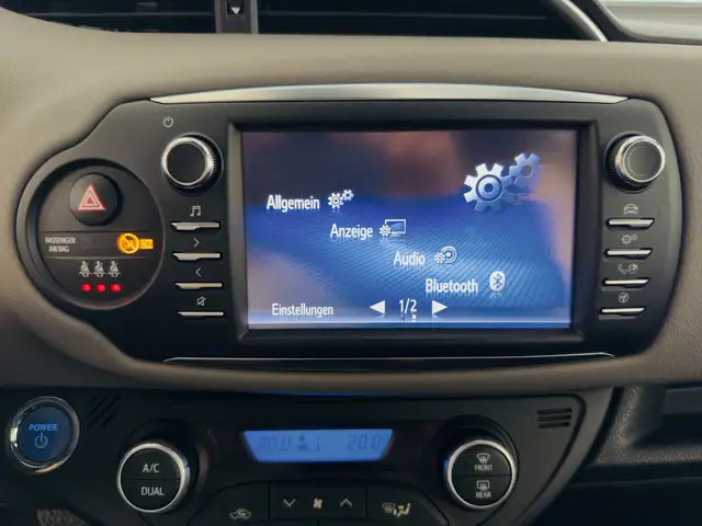 Toyota Yaris view 15