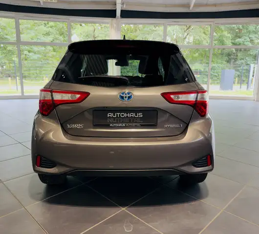 Toyota Yaris view 5
