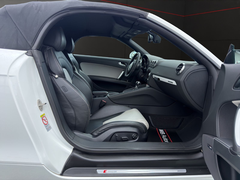 Audi TT Coupe 2.0 TFSI Roadster quattro  S line — photo 14