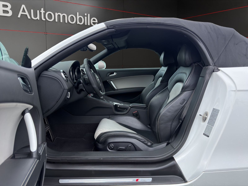 Audi TT Coupe 2.0 TFSI Roadster quattro  S line — photo 12