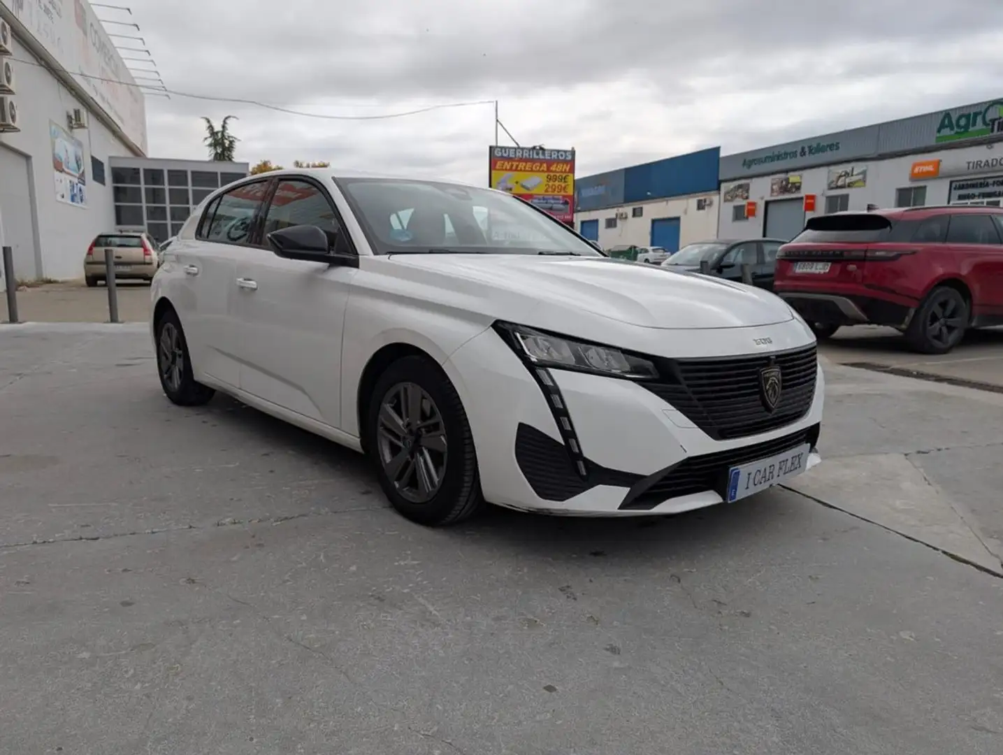 Peugeot 308 5P Active Pack BlueHDi 130 S&S EAT8 Weiß - 2