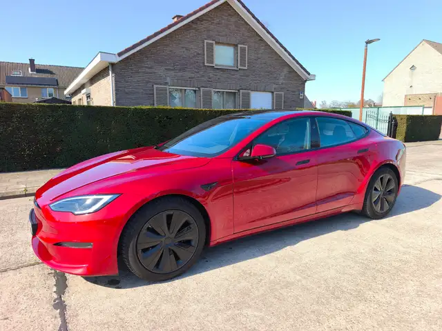 Tesla Model S Refresh | HW4.0 | Ultra Red | Yoke | Incl. btw