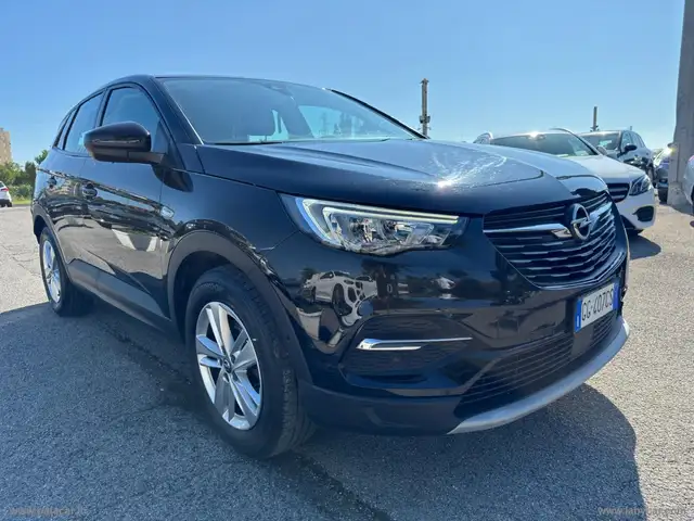 Opel Grandland X view 3