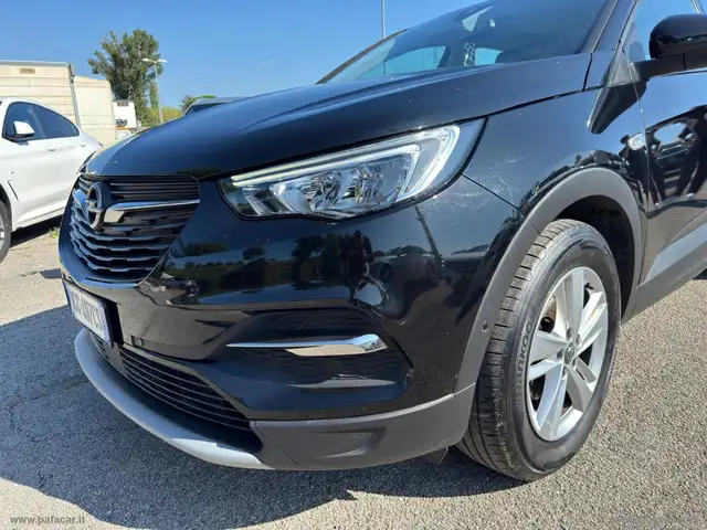 Opel Grandland X view 4