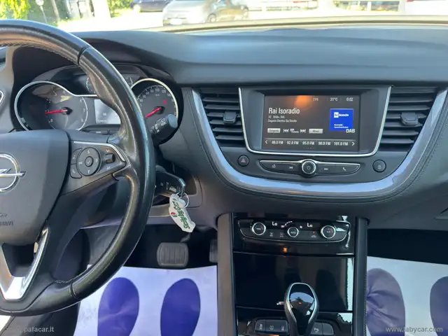Opel Grandland X view 12
