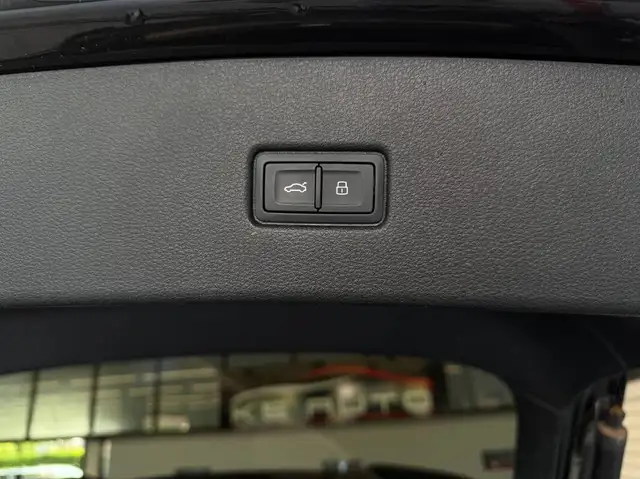 Audi Q5 view 14